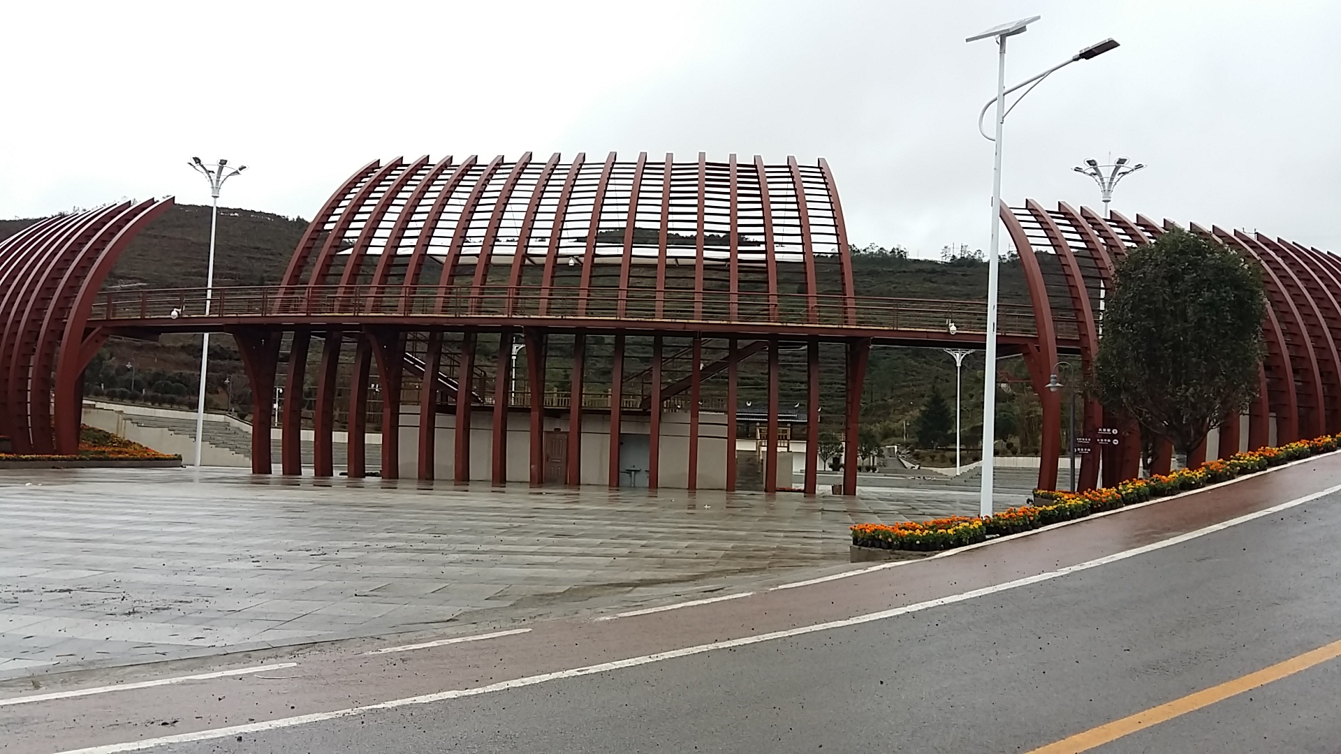 谷堡鄉旅游景點——獼猴桃交易展演中心