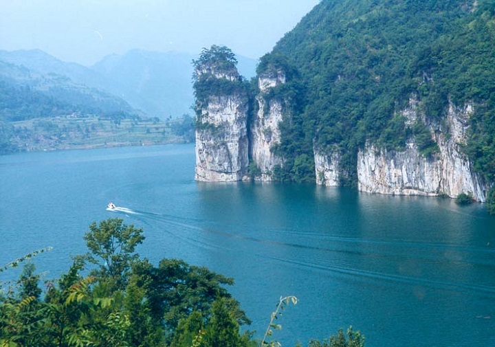 峽谷觀光——六廣河大峽谷