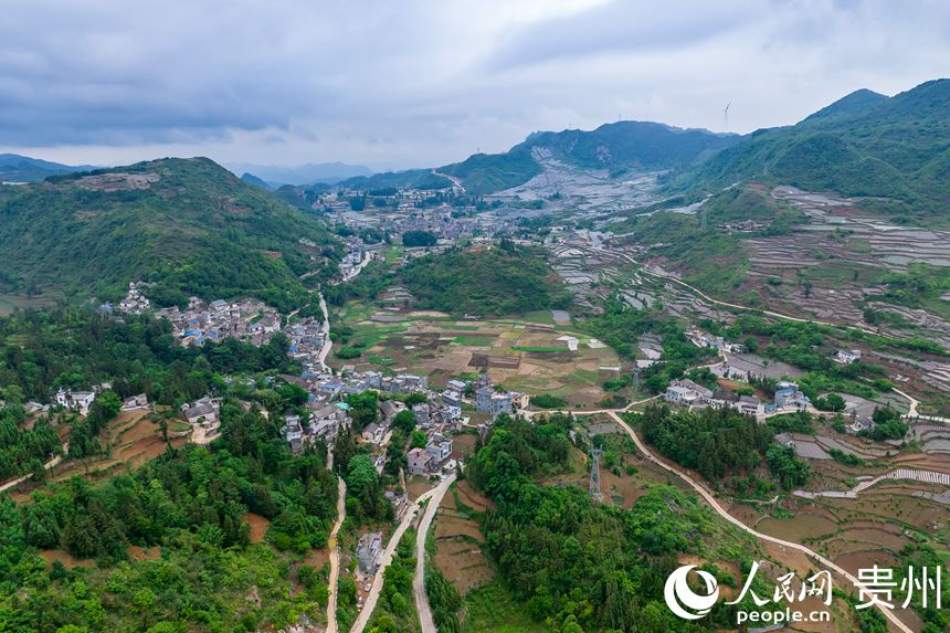 Ⱥɽ֮еĲ״nnСկMW Ϳz