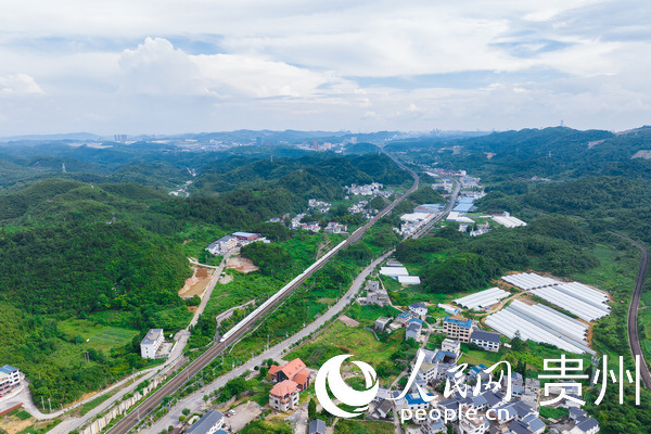 航拍蓬萊村。人民網 涂敏攝