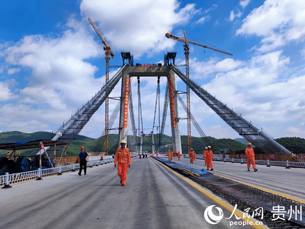金烽烏江大橋。人民網 李麗萍攝