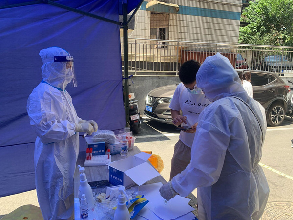 雷敏在抗疫一線。