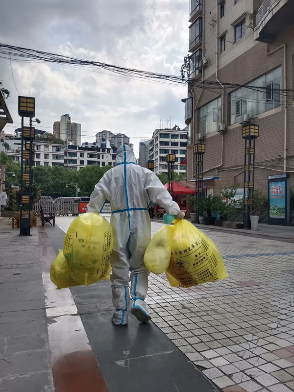 匯川區洗馬辦：“七規范”--助力核酸檢測有序有效。
