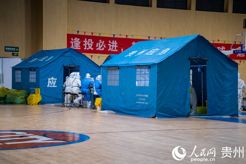 實驗室核酸樣本接收區。人民網 涂敏攝