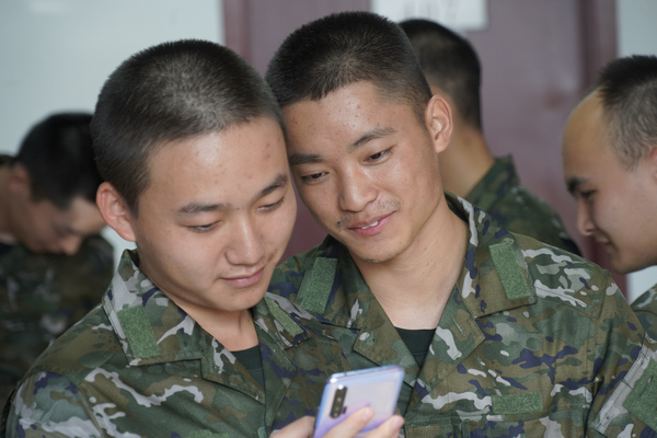 新兵體驗軍旅明信片。