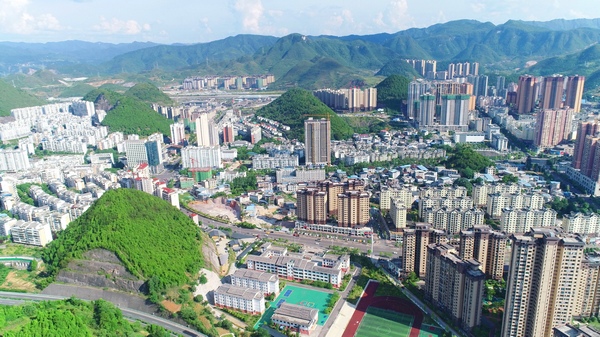 全面建設中的凱里新城一角。