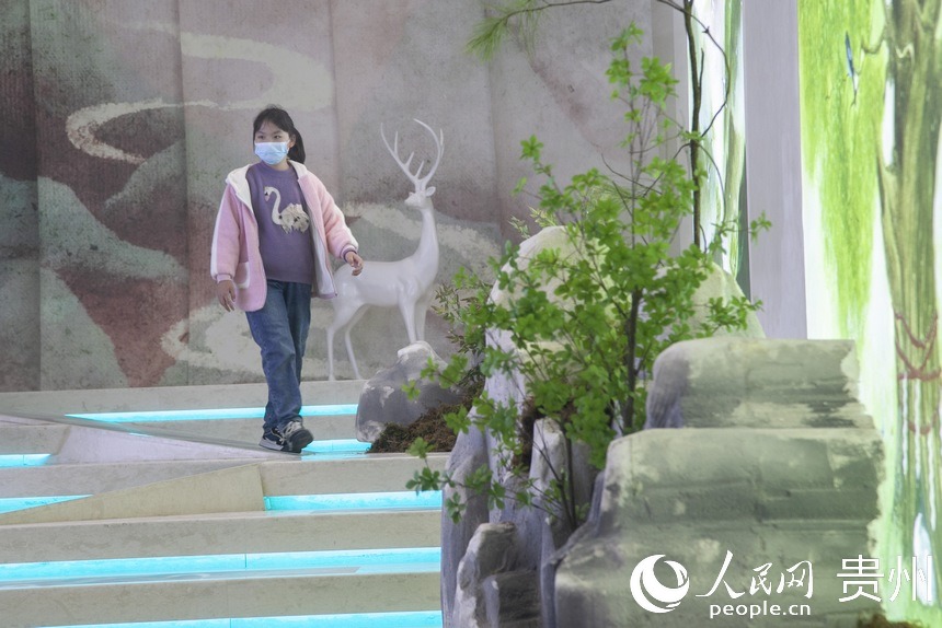 畫展現場。人民網 龍章榆攝