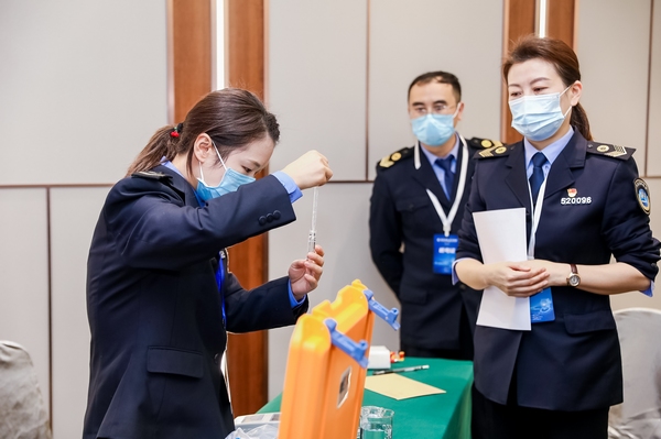 競賽快檢設備技能測試。貴州省衛健委供圖