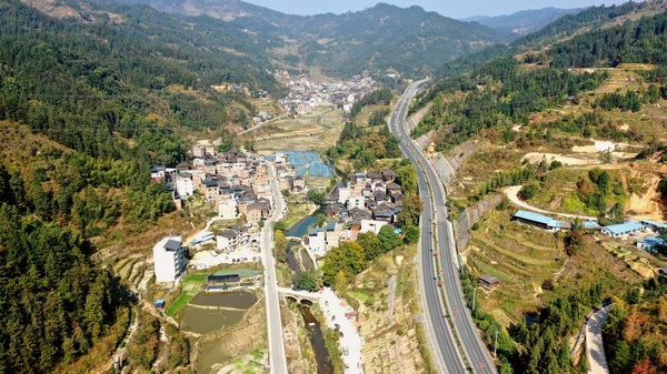 從江縣高增鄉銀良村。貴州省交通運輸廳供圖