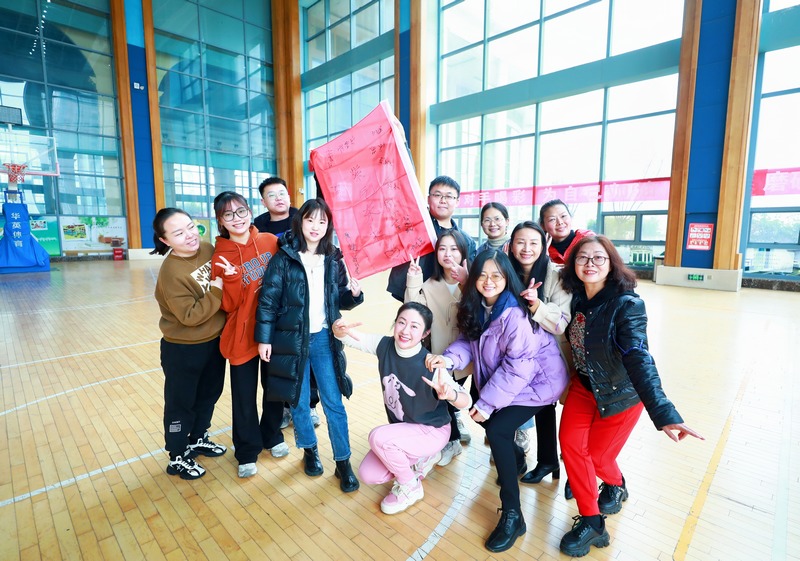 黔東南州稅務局機關工會、婦委會、青工委聯合開展“三八”國際婦女節系列活動現場。