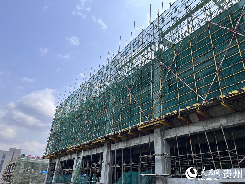 貴州黔貨出山綜合物流港項目施工現場。人民網 陳潔泉攝