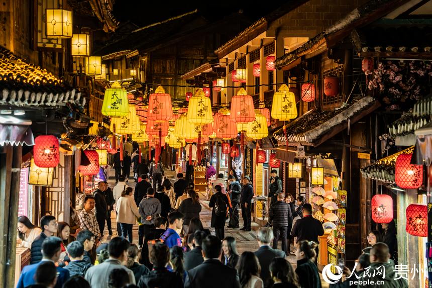 第十屆貴州旅游產業發展大會在貴陽青巖古鎮舉行。人民網 陽茜攝