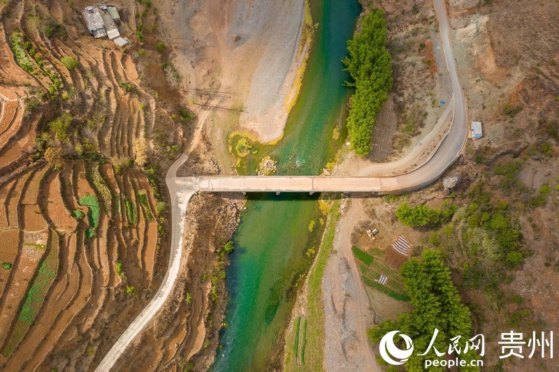 航拍下的海元村五拱橋。人民網 涂敏攝