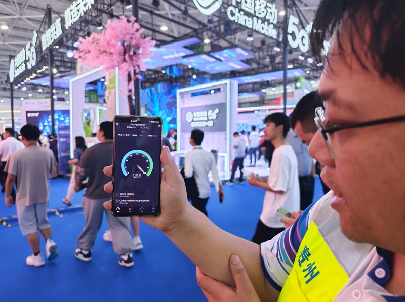 貴州移動工作人員數博會現場檢測網絡各項指標均表現優異。