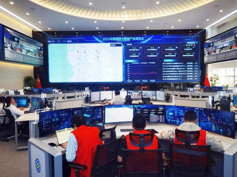 衛星通信車在現場值守，確保場館網絡流暢。