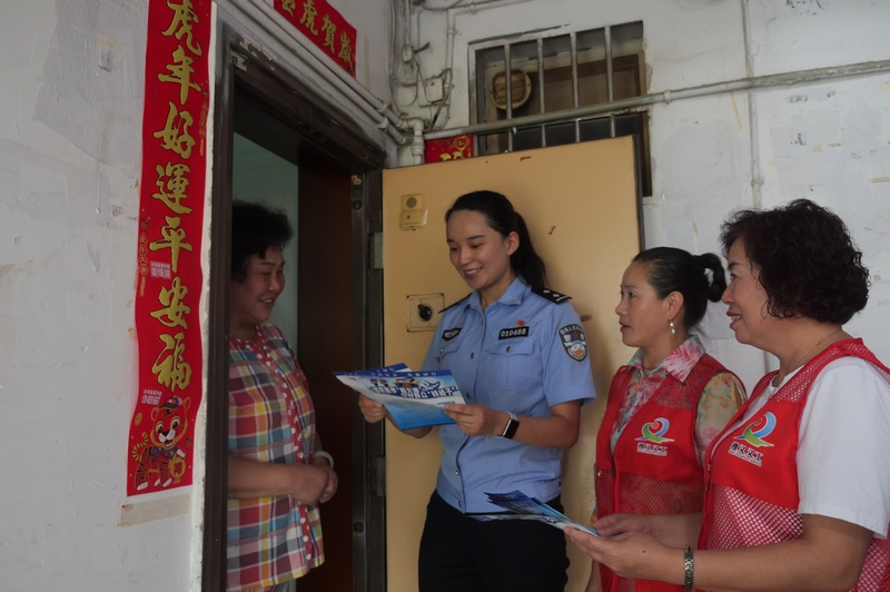 入戶宣傳反詐知識。