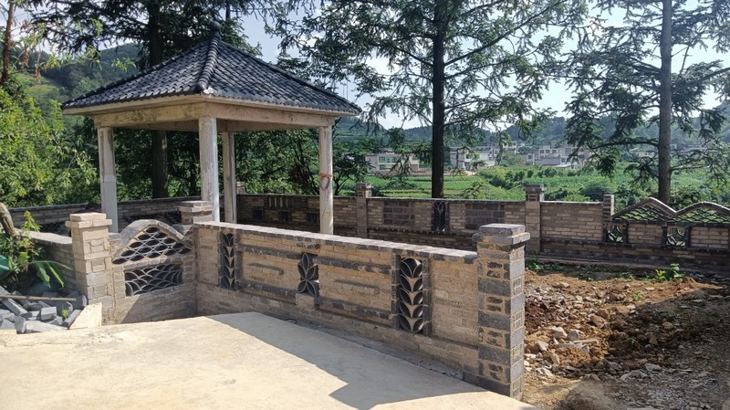 村民家的小花園。姜繼恒攝