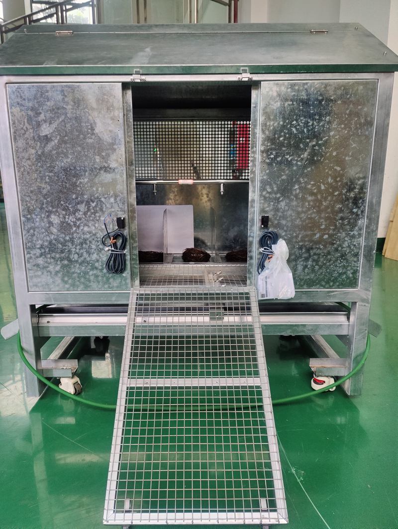 二代多功能林下生態雞舍。