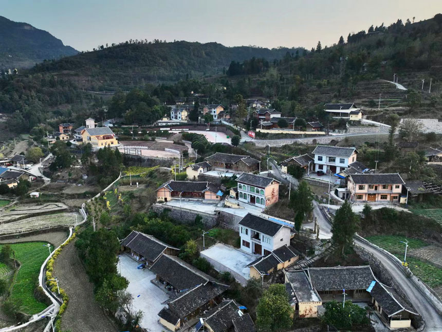 紅渡村里錯落的村舍。中共大烏江鎮委員會供圖