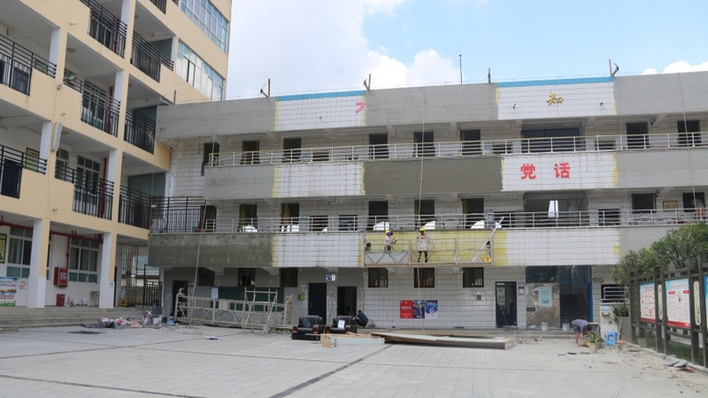 修文縣不少中、小學、幼兒園搶抓難得的時機，大力實施校園維修改造項目 姜繼恒 攝.jpeg