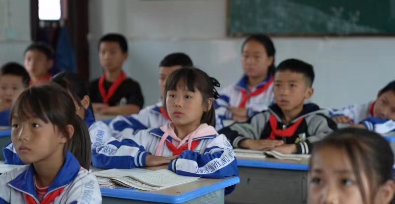 3、學生認真聽。