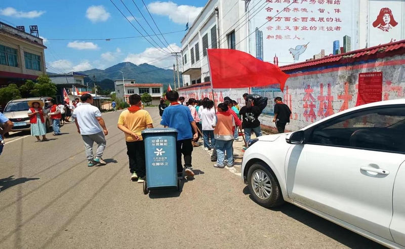 “小手拉大手”活動現場。
