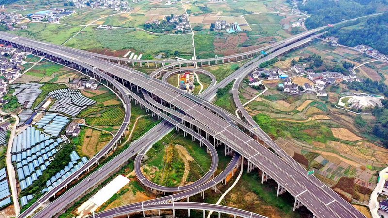 3.俯瞰重遵擴容高速。潘先陽攝.jpeg