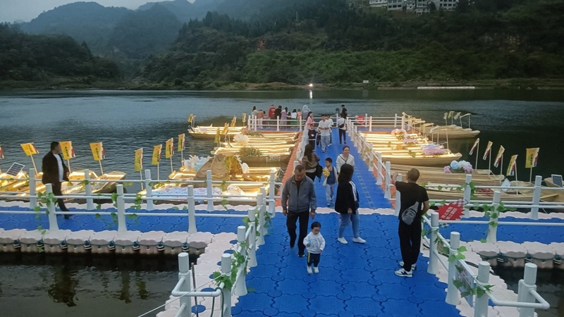 圖片2修文縣六廣鎮 首屆不夜生活節點亮旅游新“夜”態.jpg