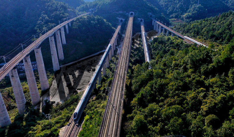 貴廣高鐵迎來提速。石宗林攝