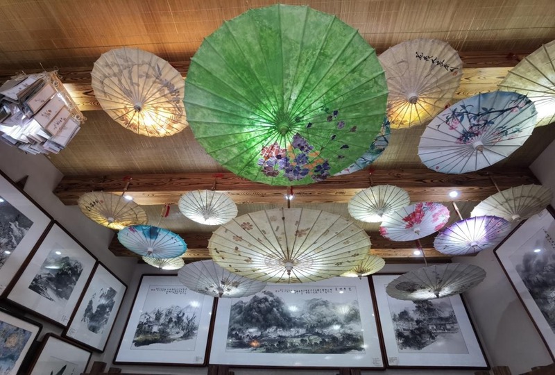 變化多彩的“紙“。 魏容 攝