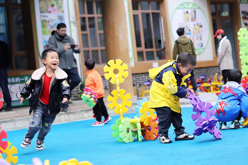 高質量發展調研行｜ 寫好“后半篇文章”讓易地搬遷兒童快樂成長【8】