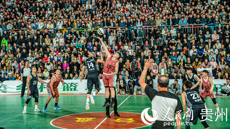 2023年全國“村BA”冠軍爭奪戰現場。人民網 陽茜攝