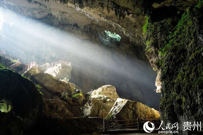 織金洞一隅。人民網 陽茜攝.jpg