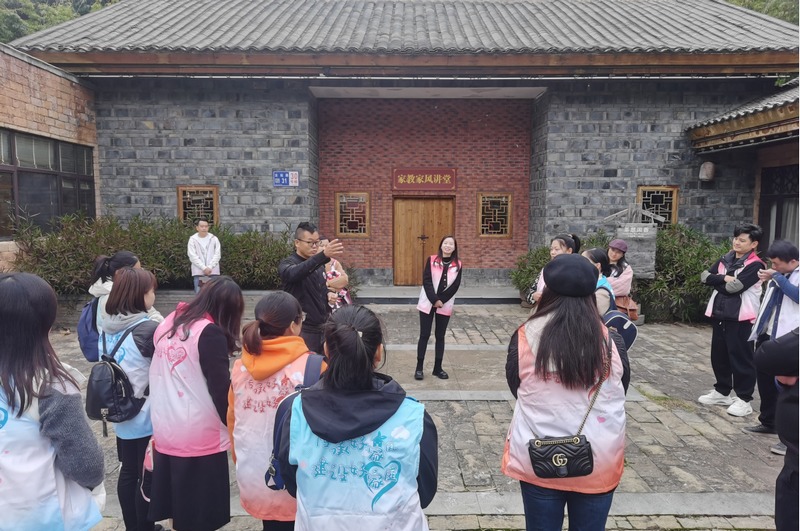 夏朝陽單獨給父母們做定向要求(陳敏 攝)1.jpg