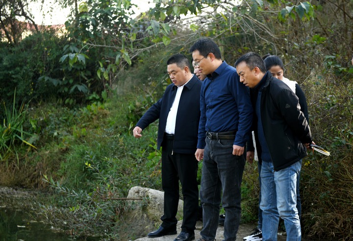 唐友波開展“四下基層”暨巡河工作。