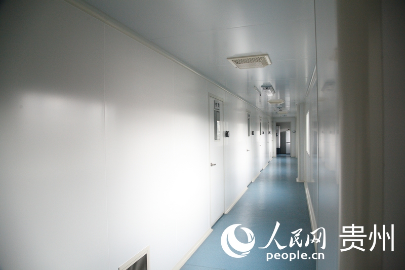 貴州警察學院司法鑒定中心各類實驗室齊全。人民網 龍章榆攝