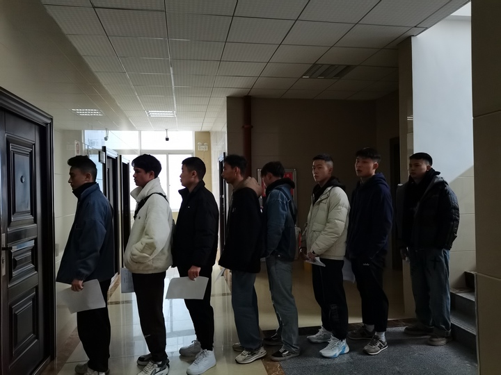 征兵體檢現場。