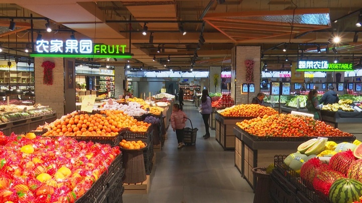 糧油、雞蛋、蔬菜、鮮肉等商品貨物充足。