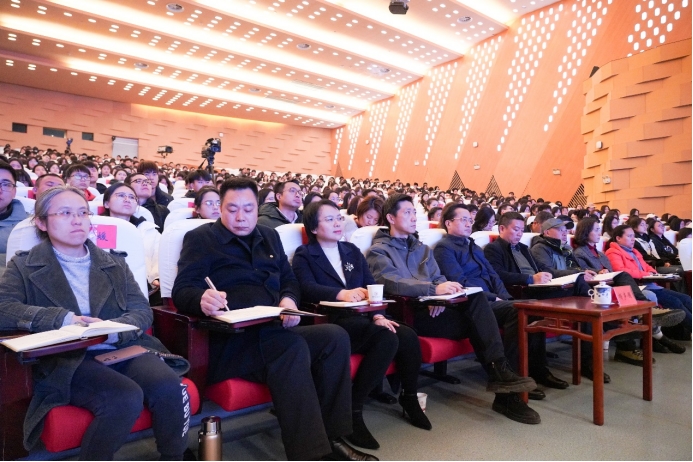 貴州民族大學“開學第一課”現場。