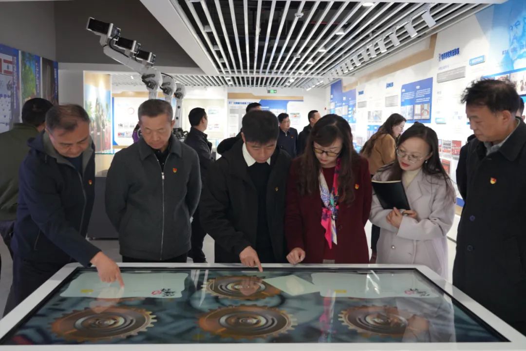 沉浸式、體驗式學習。