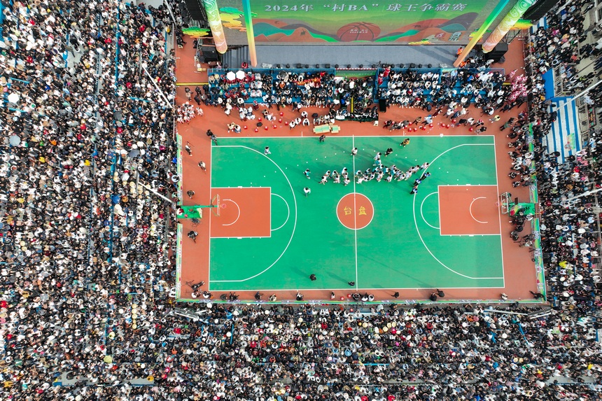 2024年村“BA”球王爭霸賽現場。瞿宏倫攝