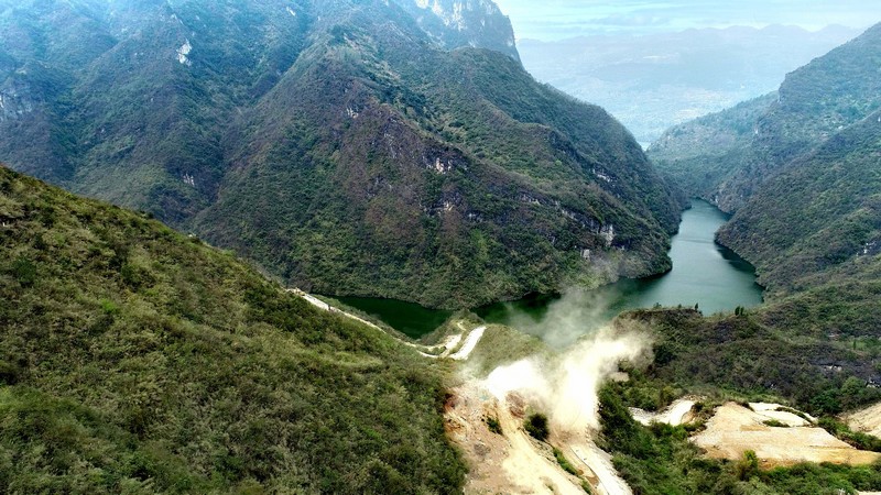 貴陽抽水蓄能電站工程首次爆破作業航拍。