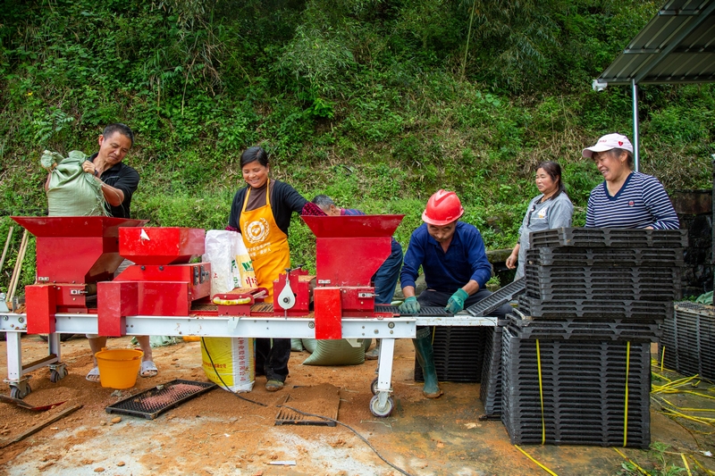 萬山農機助春耕，農業更高效。
