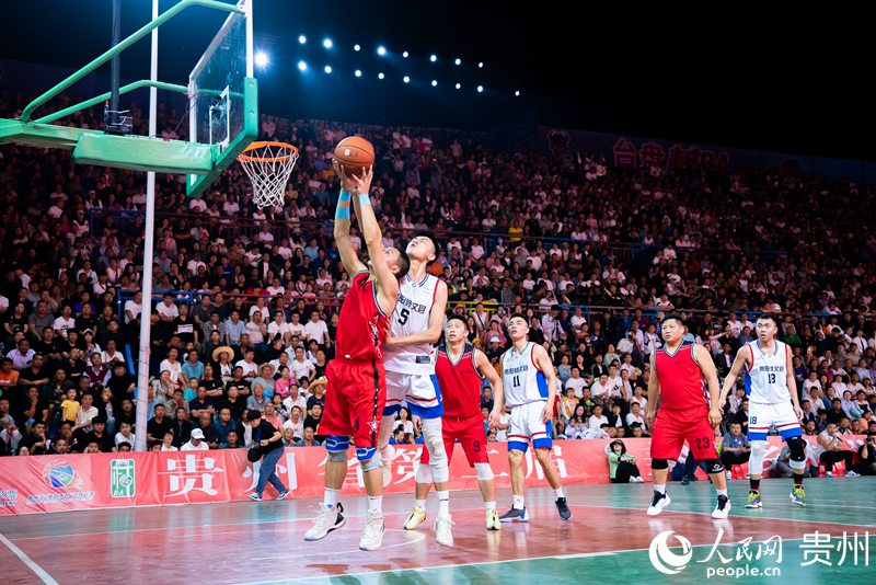 10 遵義道真代表隊對陣貴陽修文代表隊現場。人民網記者 涂敏 攝