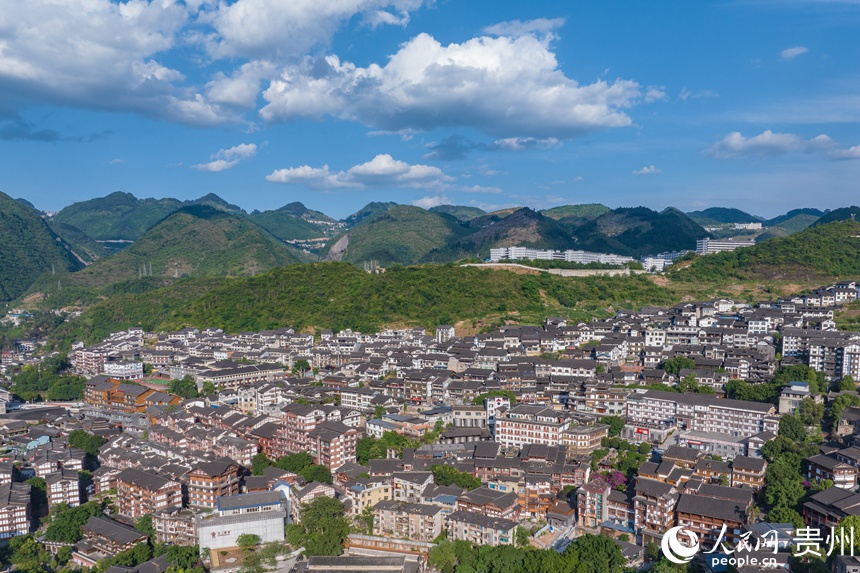 航拍仁懷市茅臺鎮。人民網 陽茜攝