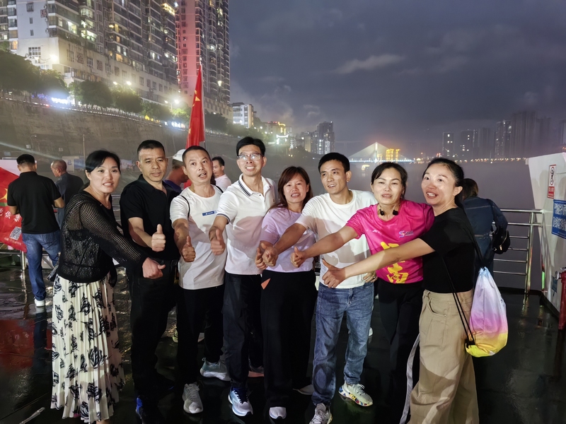 七彩湖跑團(何敏攝)