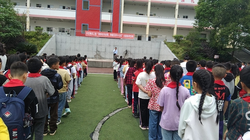 圖為桐梓縣木瓜鎮關工委開展“五老”宣講進校園活動現場。