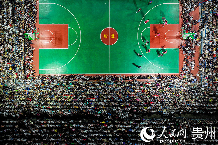2023年6月貴州臺江縣“村BA”現場航拍圖。人民網記者 涂敏攝