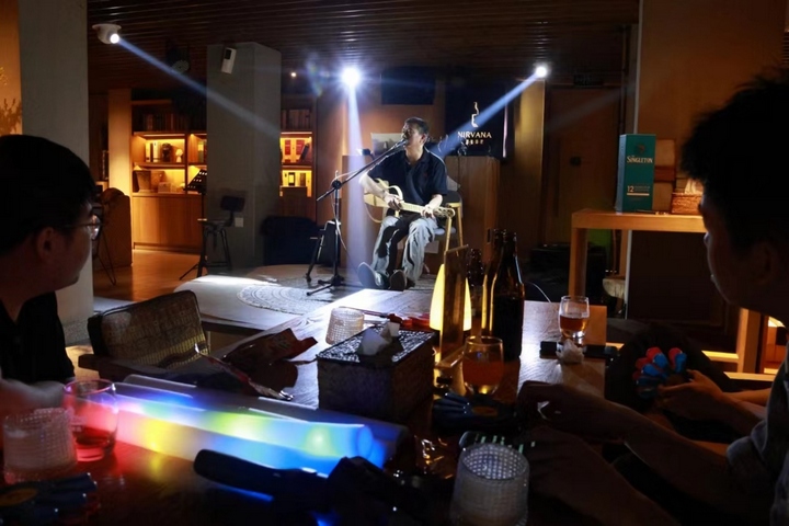 三春里·孟店布置的“民宿 吉他民謠生活體驗經典場景”。