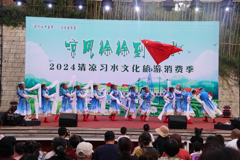 演出多姿多彩 蘇布祥 攝